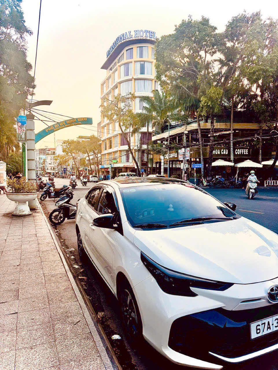 Taxi Long Xuyên xe hợp đồng